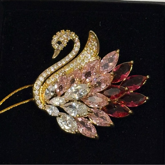 Elegant Adjustable Swan Ring with Pink and Gold Accents by Eyecandy - Picture 6 of 7